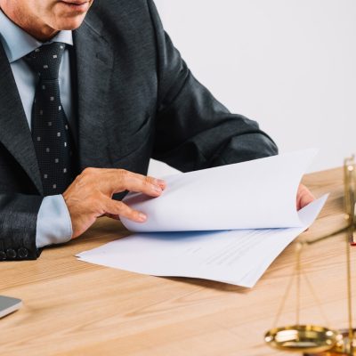 اهمیت-تخصص-در-انتخاب-بهترین-وکیل