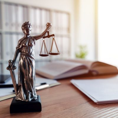 تفاوت-وکیل-عمومی-با-بهترین-وکیل-تخصصی