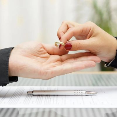 مدارک-لازم-برای-طلاق-فوری-بدون-نیاز-به-شوهر