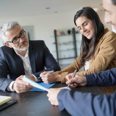 چطور-بهترین-وکیل-ملکی-را-از-دیگران-تشخیص-دهیم؟