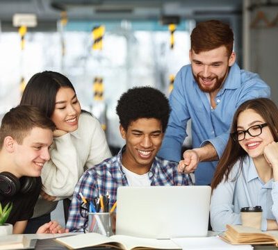 دریافت-پذیرش-تحصیلی-با-ویزای-همراه-برای-خانواده